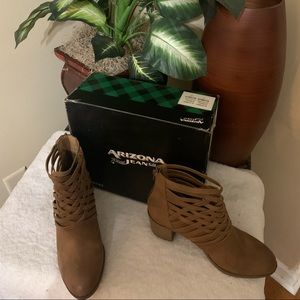 Perfect condition!! Goes with everything!